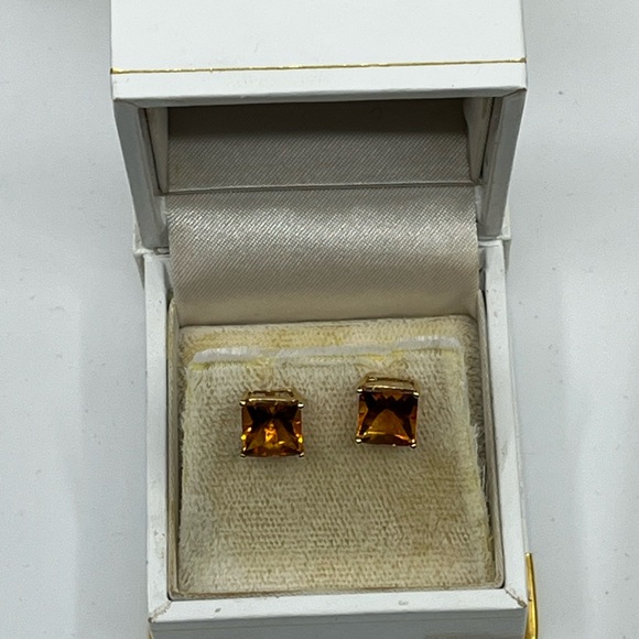 Vintage 14K Yellow Gold Princess Cut Citrine Stud Earrings - Picture 4 of 17